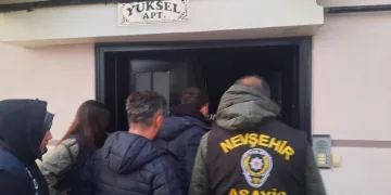 Şanlıurfa’da son kullanım tarihi geçmiş tonlarca gıda ürünü ele geçirildi