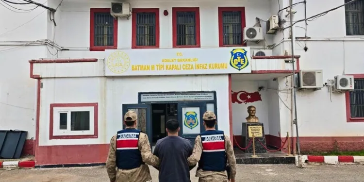 Adana’da 4 ruhsatsız silah ele geçirildi