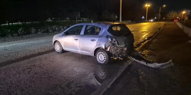 Aracına çarpan kamyonet için polis çağırdı hatalı parktan ceza yedi
