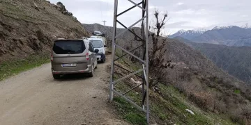Aracına çarpan kamyonet için polis çağırdı hatalı parktan ceza yedi
