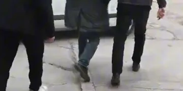 Aracına çarpan kamyonet için polis çağırdı hatalı parktan ceza yedi