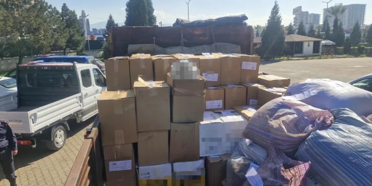 Aracına çarpan kamyonet için polis çağırdı hatalı parktan ceza yedi