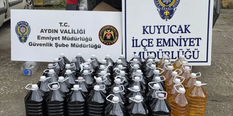 Tırın çarptığı hafif ticari araçta 3 kişi yaralandı