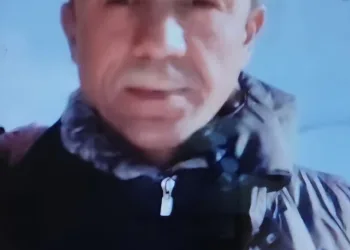 Tırın çarptığı hafif ticari araçta 3 kişi yaralandı
