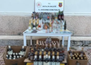 Ayvalık’ta kaçak içki ve uyuşturucudan 2 tutuklama