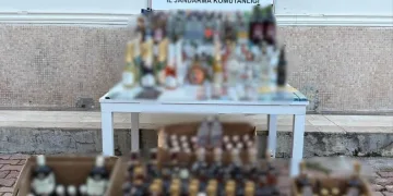 Ayvalık’ta kaçak içki ve uyuşturucudan 2 tutuklama