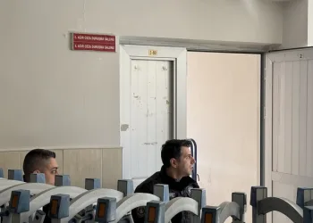 Ayvalık’ta kaçak içki ve uyuşturucudan 2 tutuklama