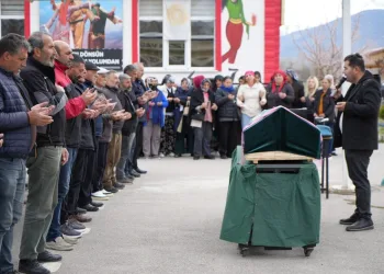 Mezitli Belediyesi denetimde tarihi geçmiş ürünlere geçit vermedi