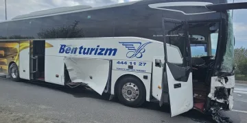 Antalya’da depoya inmek isterken düşen genç yaralandı