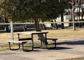 Antalya’da depoya inmek isterken düşen genç yaralandı