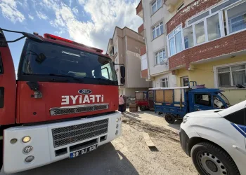 Antalya’da depoya inmek isterken düşen genç yaralandı