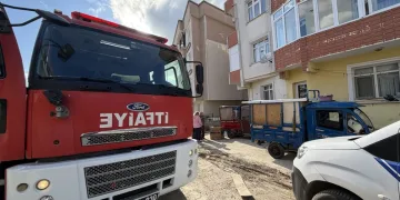 Antalya’da depoya inmek isterken düşen genç yaralandı