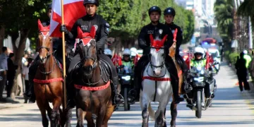 Midelerinde uyuşturucu sevkiyatı yapan 2 torbacı tutuklandı