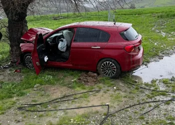 Midelerinde uyuşturucu sevkiyatı yapan 2 torbacı tutuklandı