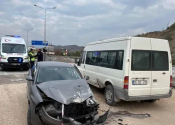 Midelerinde uyuşturucu sevkiyatı yapan 2 torbacı tutuklandı