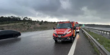 Midelerinde uyuşturucu sevkiyatı yapan 2 torbacı tutuklandı