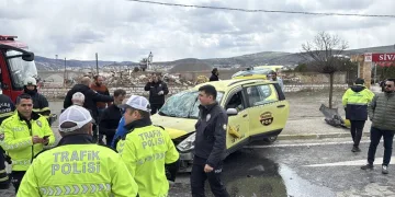 Beyoğlu’nda “yardım” yalanıyla yankesicilik yaptılar, suçüstü yakalandılar