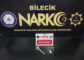 Beyoğlu’nda “yardım” yalanıyla yankesicilik yaptılar, suçüstü yakalandılar