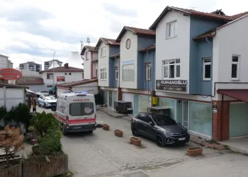 Beyoğlu’nda “yardım” yalanıyla yankesicilik yaptılar, suçüstü yakalandılar