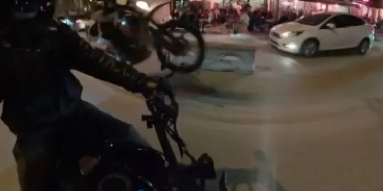 Motosikletin önünü kaldırarak yaptığı paylaşım 46 bin TL’ye mal oldu