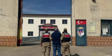 Motosikletin önünü kaldırarak yaptığı paylaşım 46 bin TL’ye mal oldu