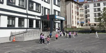 Motosikletin önünü kaldırarak yaptığı paylaşım 46 bin TL’ye mal oldu