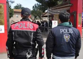 Okul saldırısında hayatını kaybeden Yusuf Tarık son yolculuğuna uğurlandı