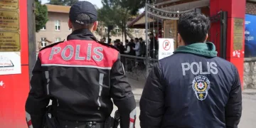 Okul saldırısında hayatını kaybeden Yusuf Tarık son yolculuğuna uğurlandı
