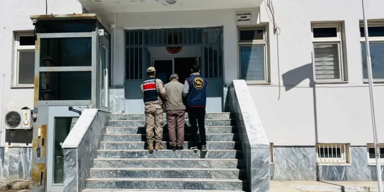 Siverek’te 17 yıl 6 ay hapis cezası bulunan firari yakalandı