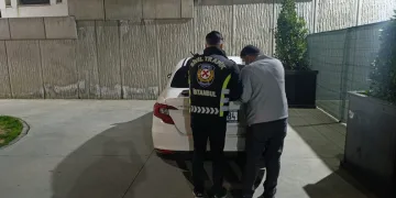 Yayaya çarpmamak için direksiyonu kardı, ağaca çarptı: 6 yaralı