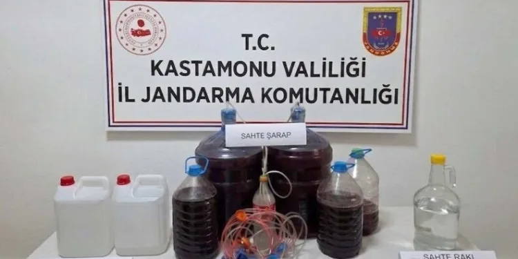 Yayaya çarpmamak için direksiyonu kardı, ağaca çarptı: 6 yaralı