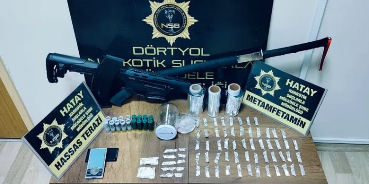 Parmağı sıkışan çocuğun korku dolu ağlayışı anneyi gözyaşı içerisinde bıraktı