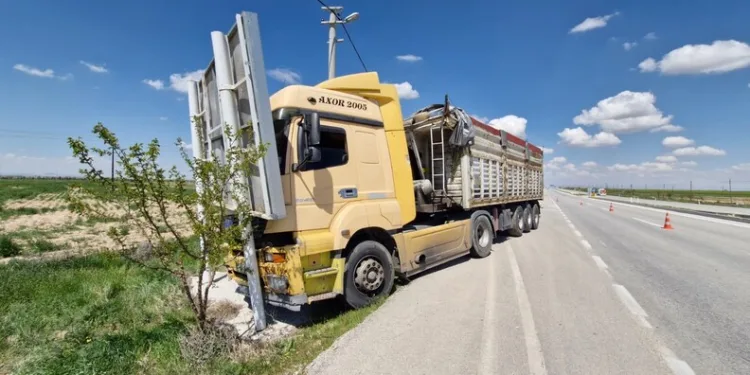 Parmağı sıkışan çocuğun korku dolu ağlayışı anneyi gözyaşı içerisinde bıraktı