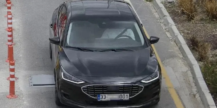 Parmağı sıkışan çocuğun korku dolu ağlayışı anneyi gözyaşı içerisinde bıraktı
