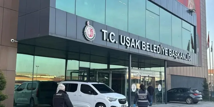 Uşak Belediyesi’ne ikinci dalga operasyon: 25 gözaltı