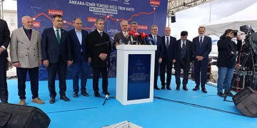 Ankara-İzmir YHT projesi ile yılda yaklaşık 13,3 milyon yolcu ve 90 milyon ton yük taşınması bekleniyor