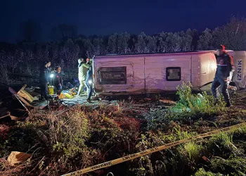 İznik’te feci kaza: 1 ölü, 12 yaralı
