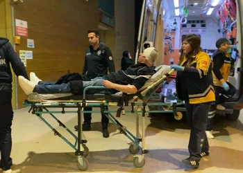 Bursa’da 3 kişi sopalarla darp edildi