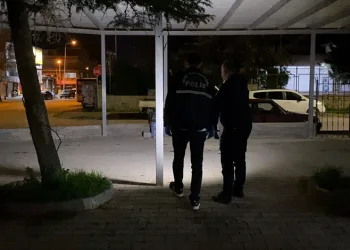 Bursa’da aşk üçgeni bıçaklı kavgaya dönüştü: 2 yaralı