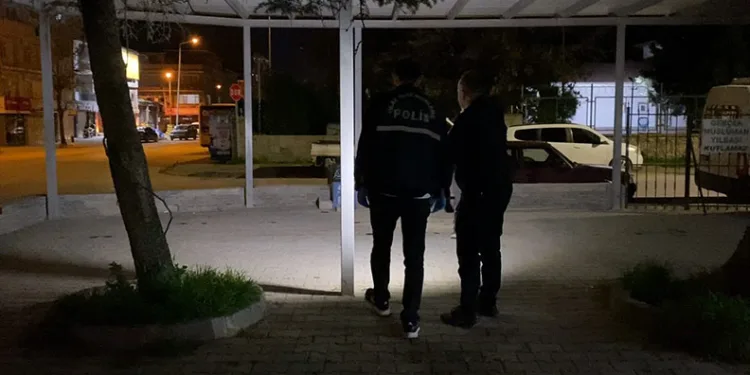 Bursa’da aşk üçgeni bıçaklı kavgaya dönüştü: 2 yaralı