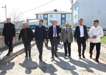 Yeni Mahallede 11 Sokakta Tretuvar Çalışması Sürüyor