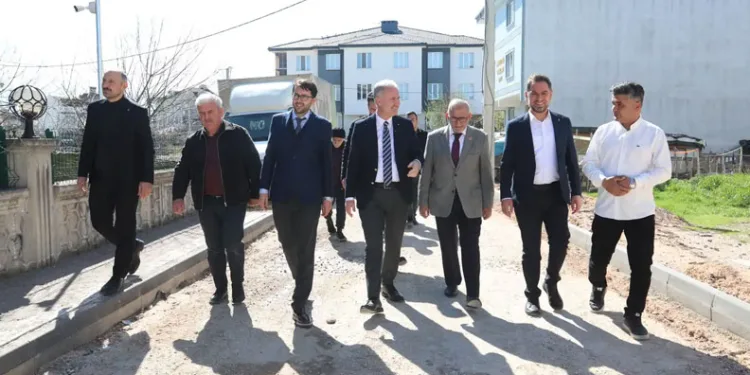 Yeni Mahallede 11 Sokakta Tretuvar Çalışması Sürüyor