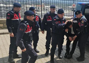 Bursa’da baba ve oğlunu öldüren zanlı adliyeye sevk edildi