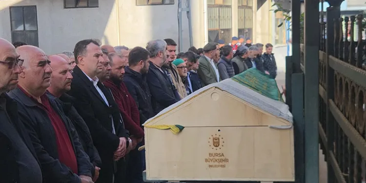 Baba ve oğlu son yolculuğuna uğurlandı
