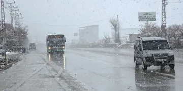 Van’da 11 yerleşim yerinin yolu ulaşıma kapandı