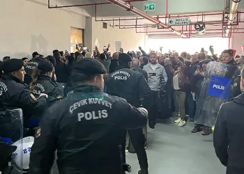 Bursa Büyükşehir Belediye Meclisi’ndeki seçim öncesi gerginlik yaşandı
