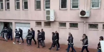 Bandırma merkezli rüşvet ve kişisel veri operasyonunda 7 tutuklama