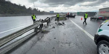 Kuzey Marmara Otoyolu’nda 3 araç birbirine girdi