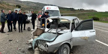 İki otomobilin çarpıştığı kazada: 1 kişi yaralandı
