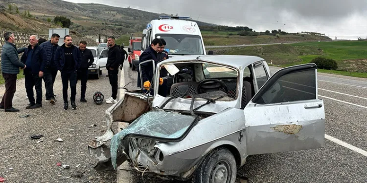 İki otomobilin çarpıştığı kazada: 1 kişi yaralandı
